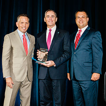 CEO Hank Halter accepting award